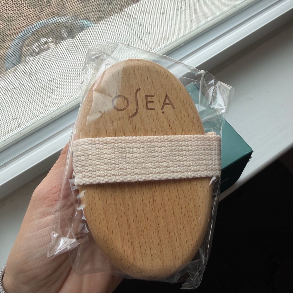 Brand New OSEA Malibu Dry Brush - Picture 4 of 5